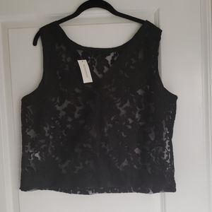 Black lace top / pullover